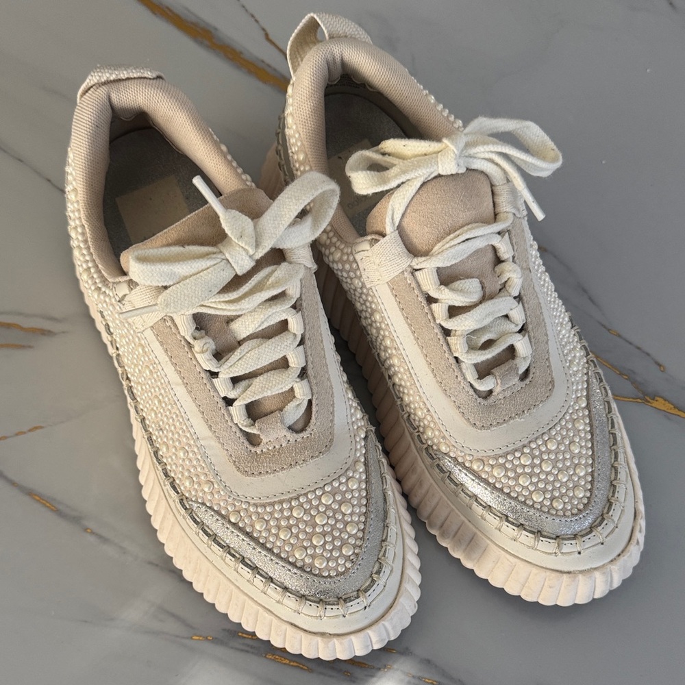 DOLCE VITA Stylish Women's Sneakers with Pearl Detailing